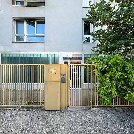 Calme Et Verdure: Vue Montagne - Terrasse - Wifi Apartment *
